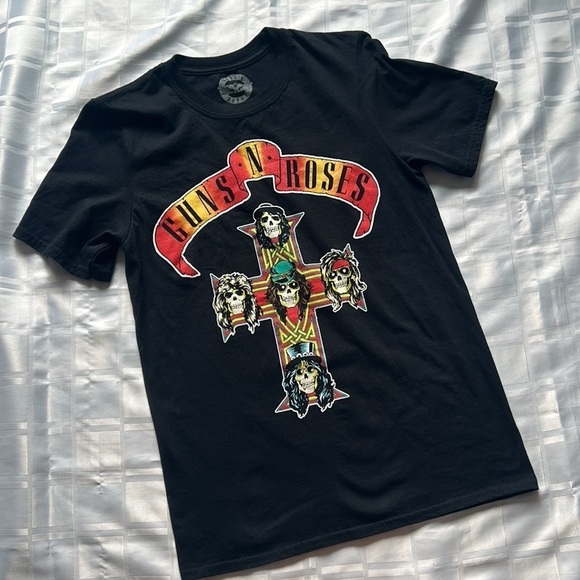 Guns N’ Roses Unisex Skull and Cross Unisex 2021 Tour T-shirt - Picture 10 of 10